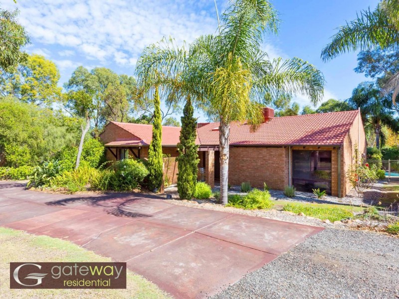 27 Lakes Way, Jandakot WA 6164