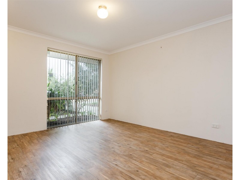 25 Firefalls Close, Huntingdale WA 6110