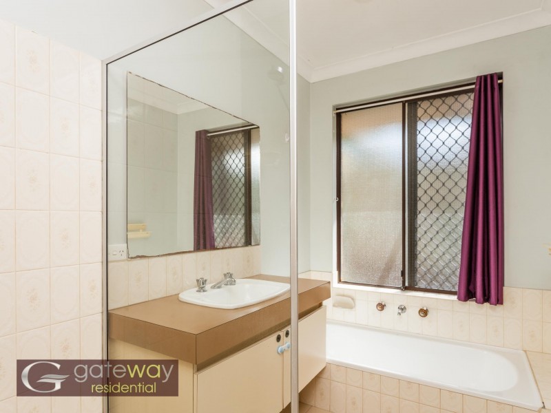 16 Blackthorne Crescent, South Lake WA 6164