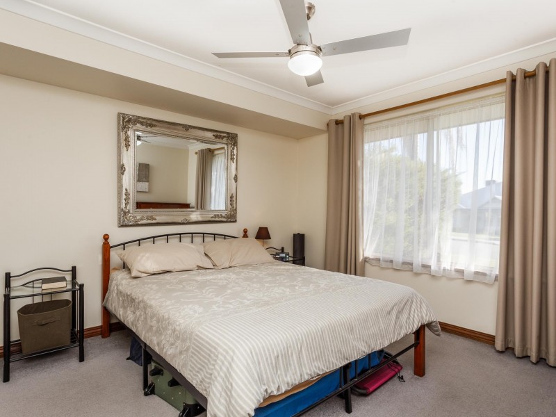36 Baningan Avenue, Success WA 6164