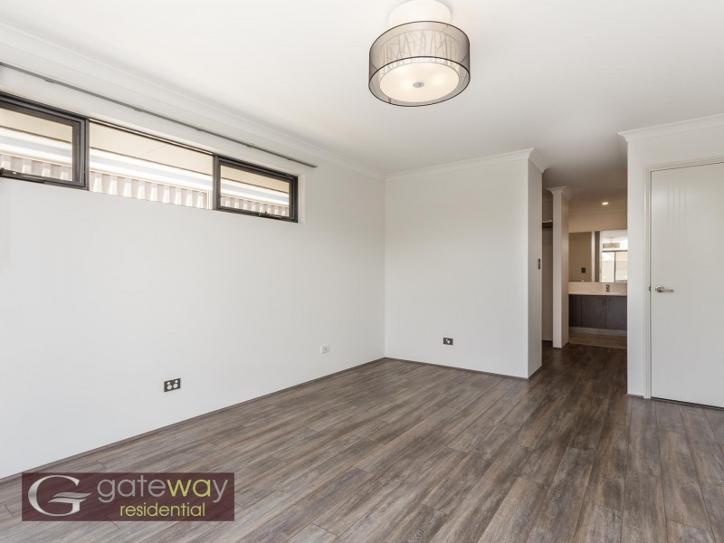 4 McIntosh Street, Hammond Park WA 6164