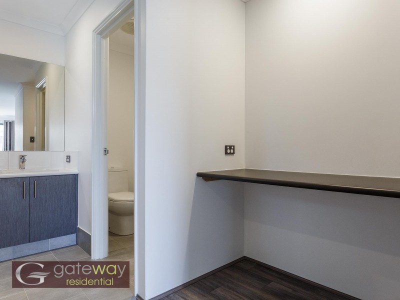 4 McIntosh Street, Hammond Park WA 6164