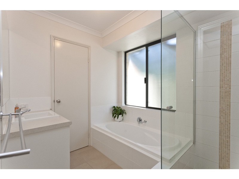 3 Viewed Green, Byford WA 6122