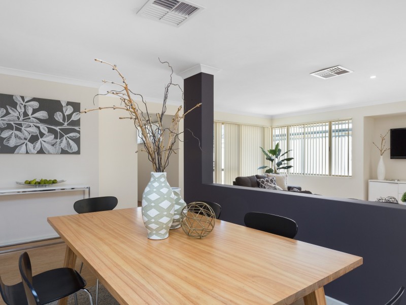 8 Cotswold Parade, Aubin Grove WA 6164