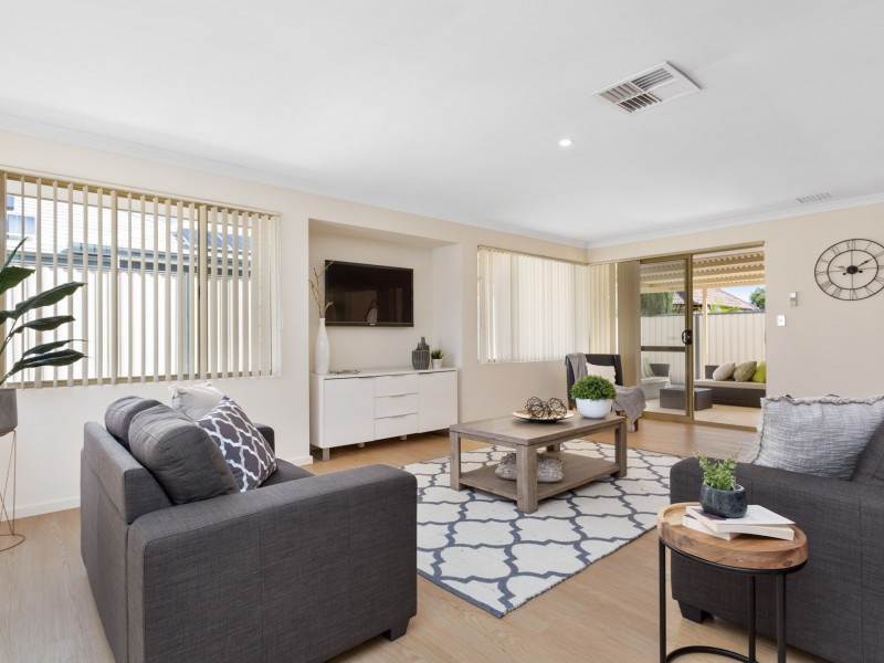 8 Cotswold Parade, Aubin Grove WA 6164