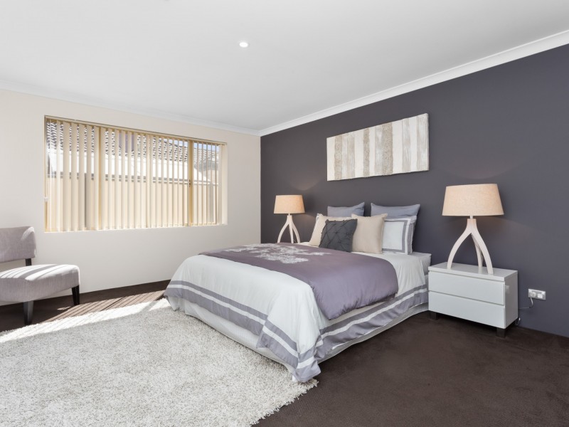 8 Cotswold Parade, Aubin Grove WA 6164