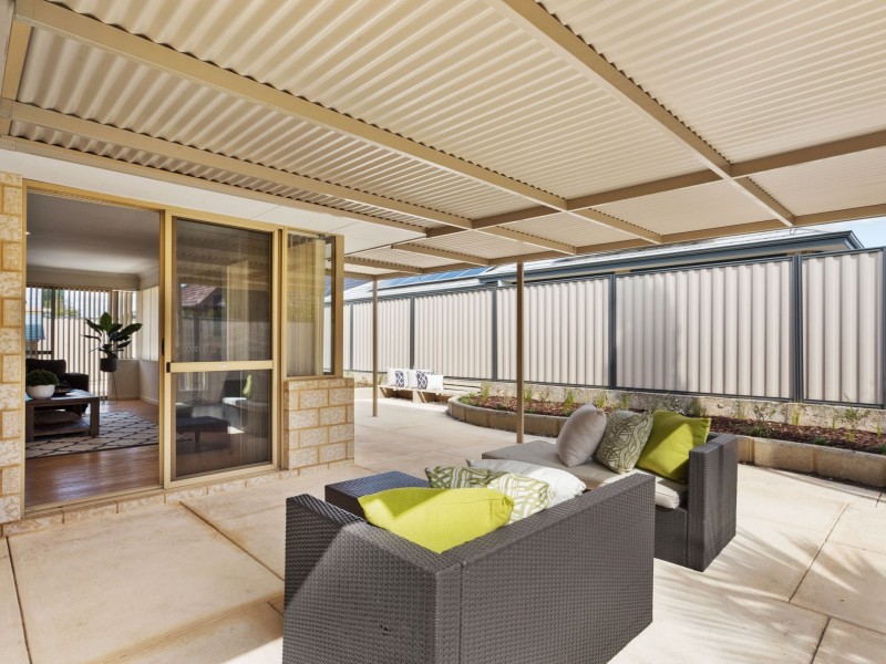 8 Cotswold Parade, Aubin Grove WA 6164