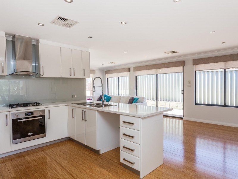 16 Suntree Mews, Beeliar WA 6164