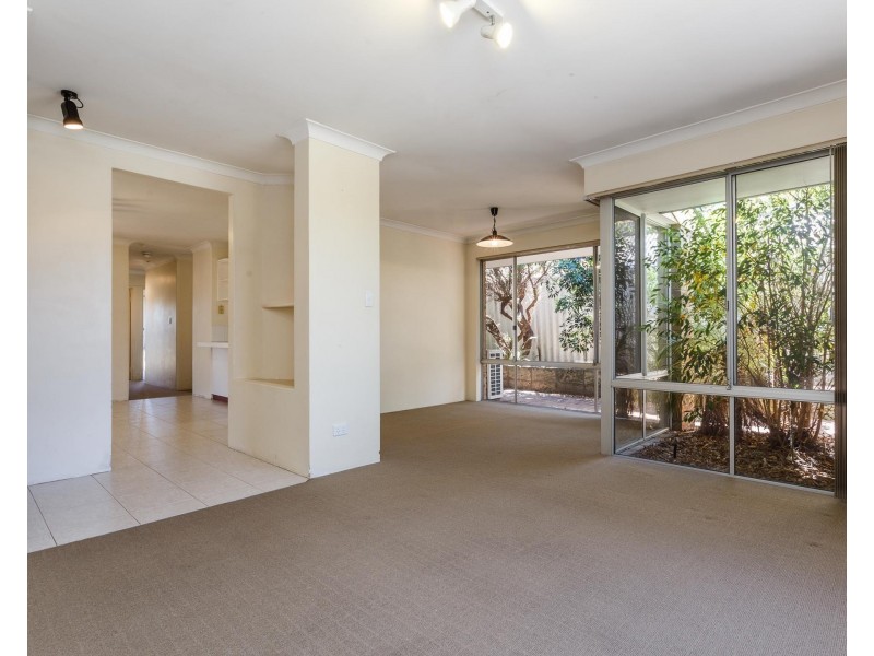 110 Bolderwood Drive, South Lake WA 6164