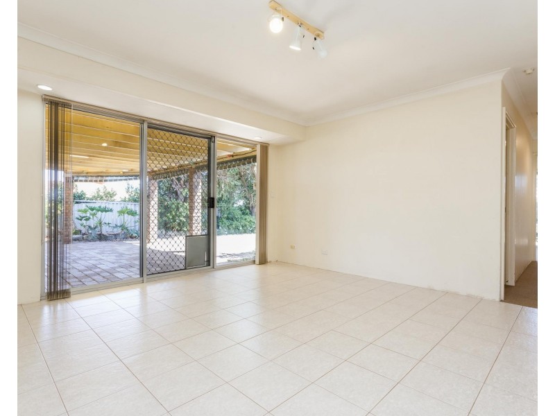 110 Bolderwood Drive, South Lake WA 6164