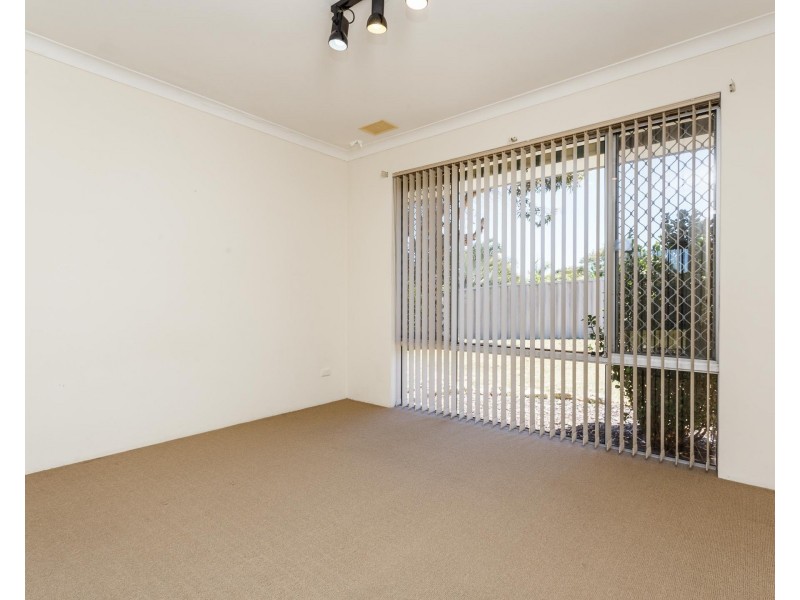 110 Bolderwood Drive, South Lake WA 6164