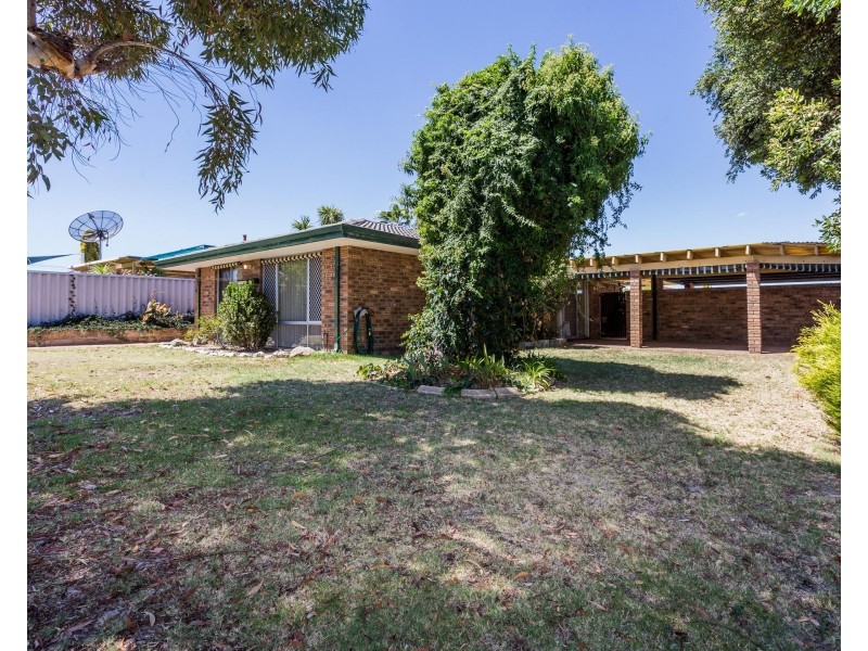 110 Bolderwood Drive, South Lake WA 6164