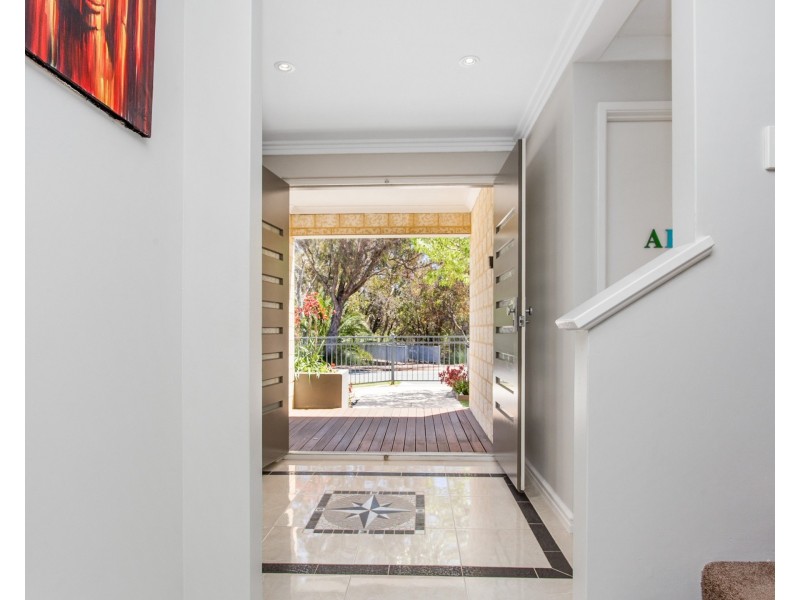 9 Oak Ridge Meander, Success WA 6164