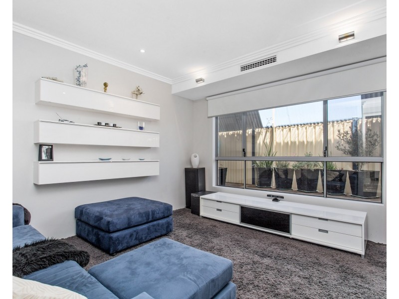 9 Oak Ridge Meander, Success WA 6164