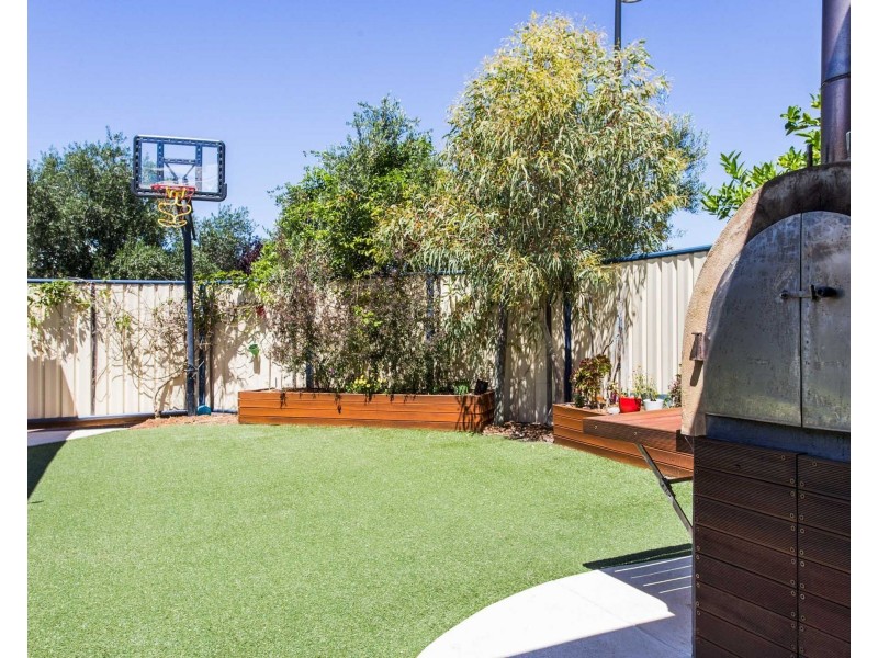 9 Oak Ridge Meander, Success WA 6164