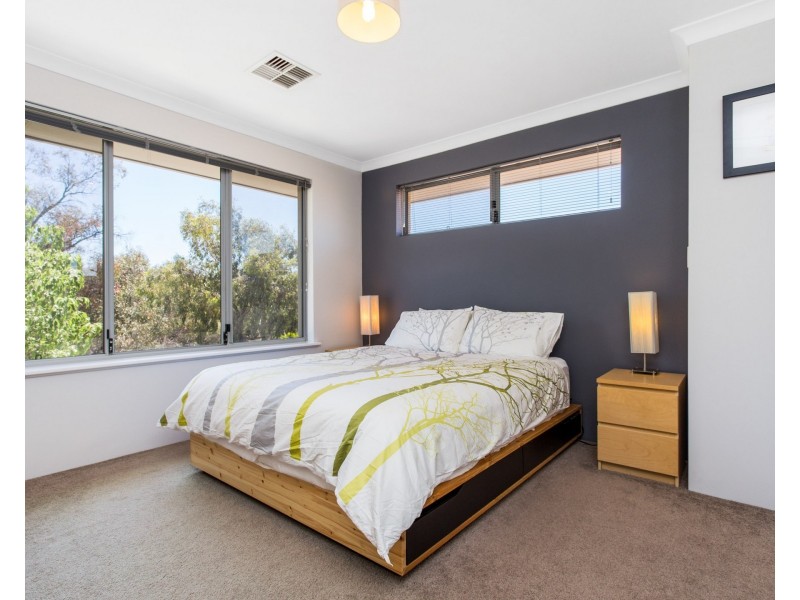 9 Oak Ridge Meander, Success WA 6164