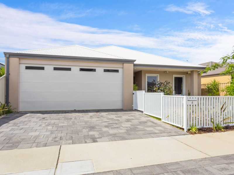 4 Ponderosa Road, Aubin Grove WA 6164