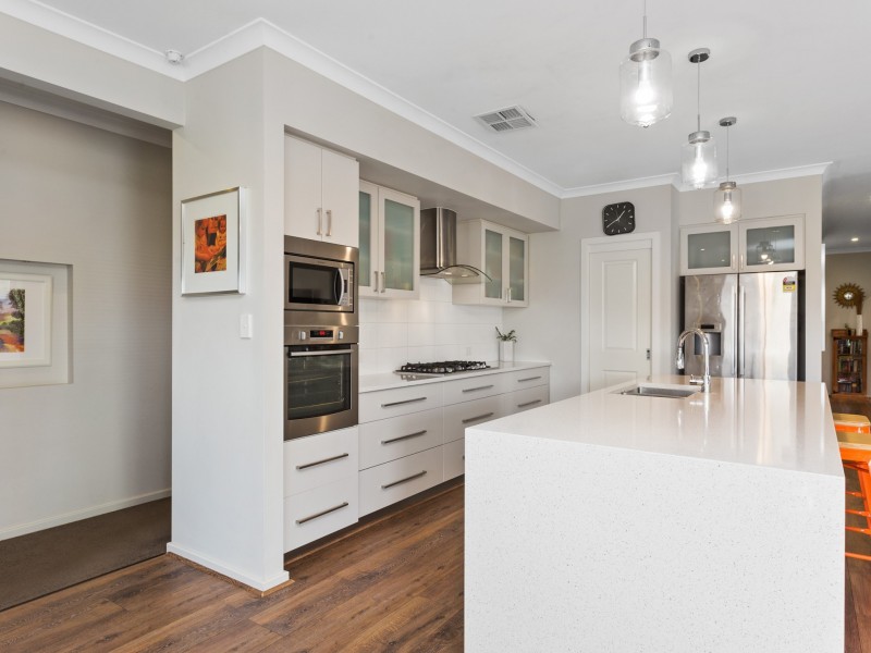 4 Ponderosa Road, Aubin Grove WA 6164