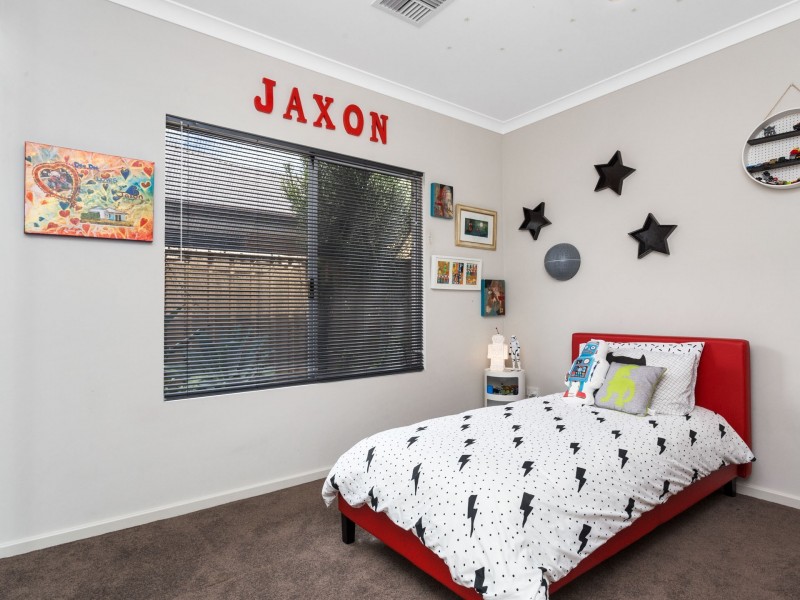 4 Ponderosa Road, Aubin Grove WA 6164