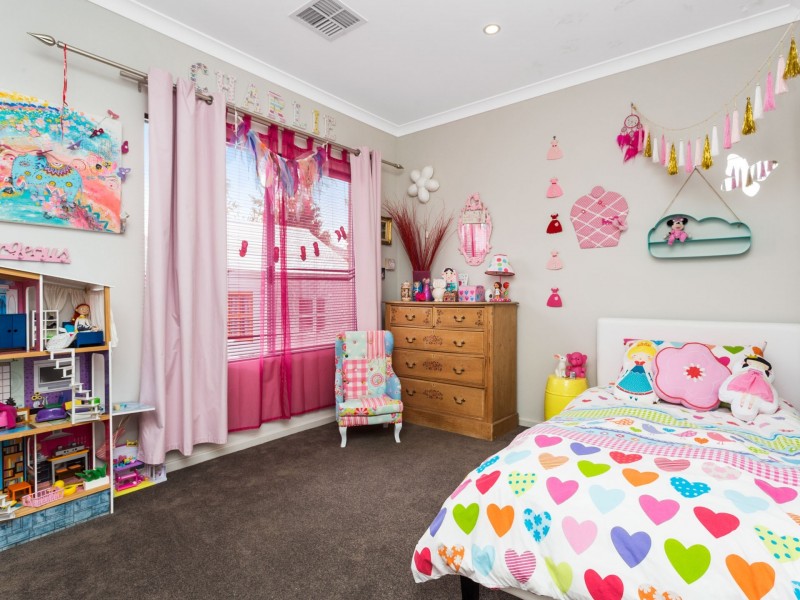 4 Ponderosa Road, Aubin Grove WA 6164