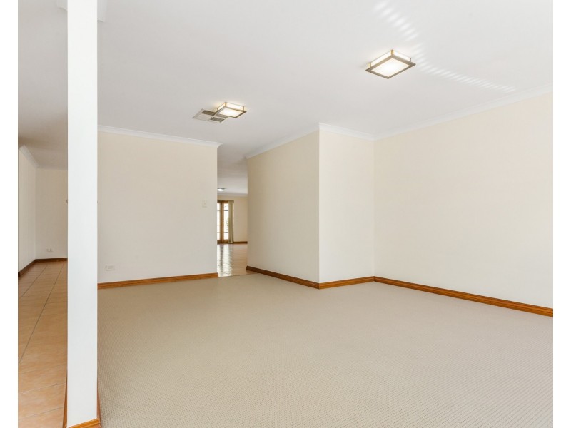 11 Lodge Court, Cockburn Central WA 6164