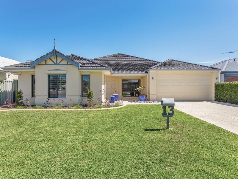 13 New England Vista, Aubin Grove WA 6164