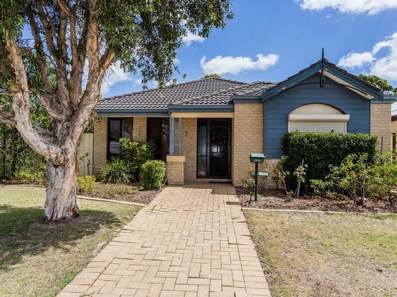 7 Gillen Way, Success WA 6164