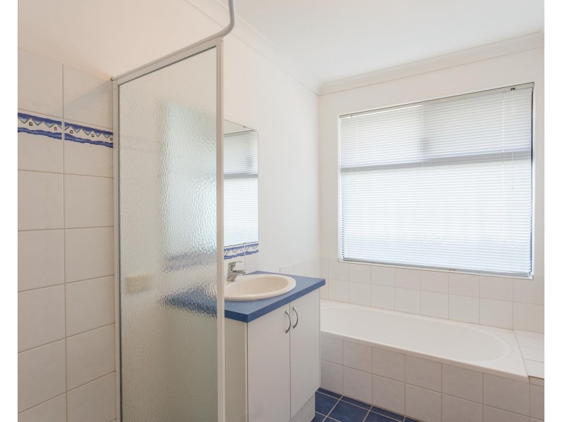 109 BEENYUP RD, Atwell WA 6164