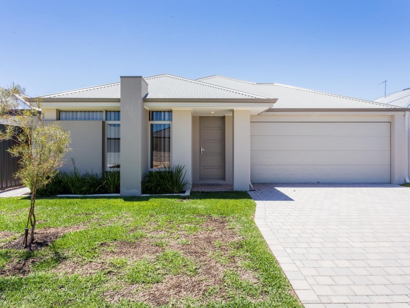 6 Brampton Rd, Wandi WA 6167