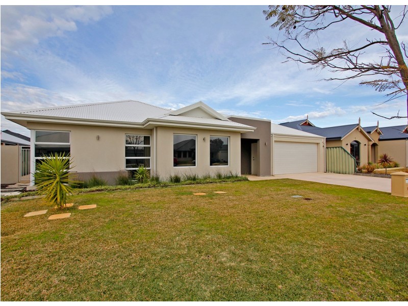 12 Brindabella Avenue, Aubin Grove WA 6164