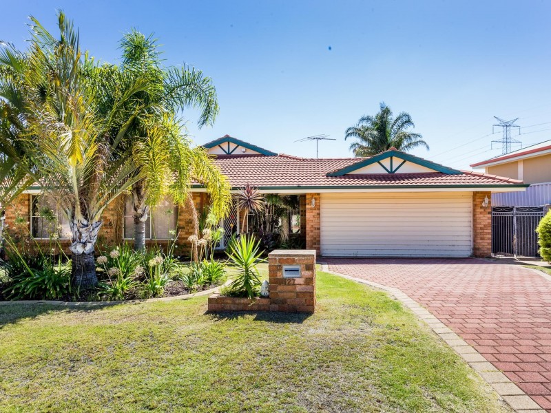 27 Marraboor Place, Success WA 6164