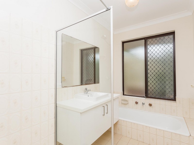 16 Blackthorne Crescent, South Lake WA 6164