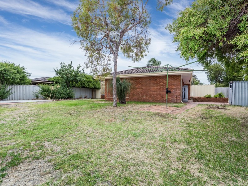 16 Blackthorne Crescent, South Lake WA 6164