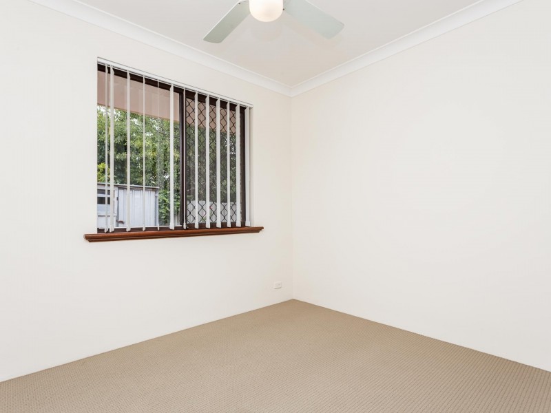 16 Blackthorne Crescent, South Lake WA 6164