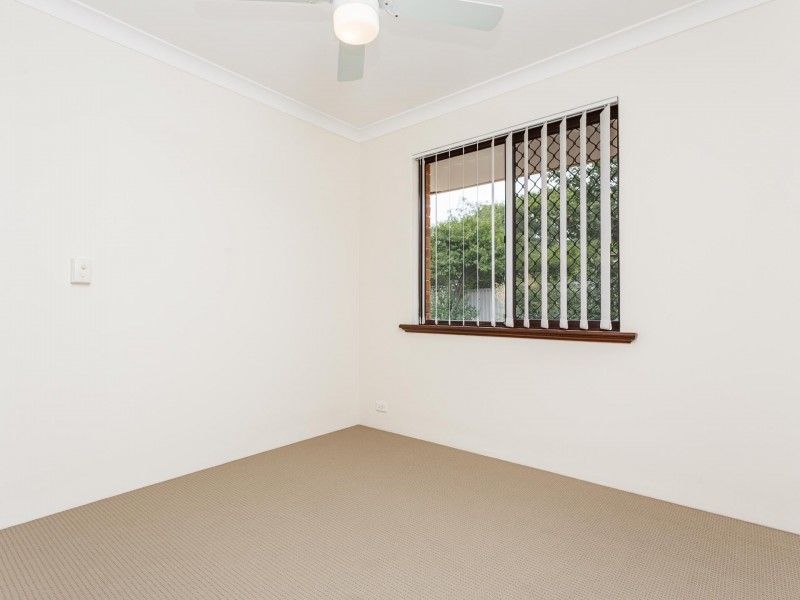 16 Blackthorne Crescent, South Lake WA 6164