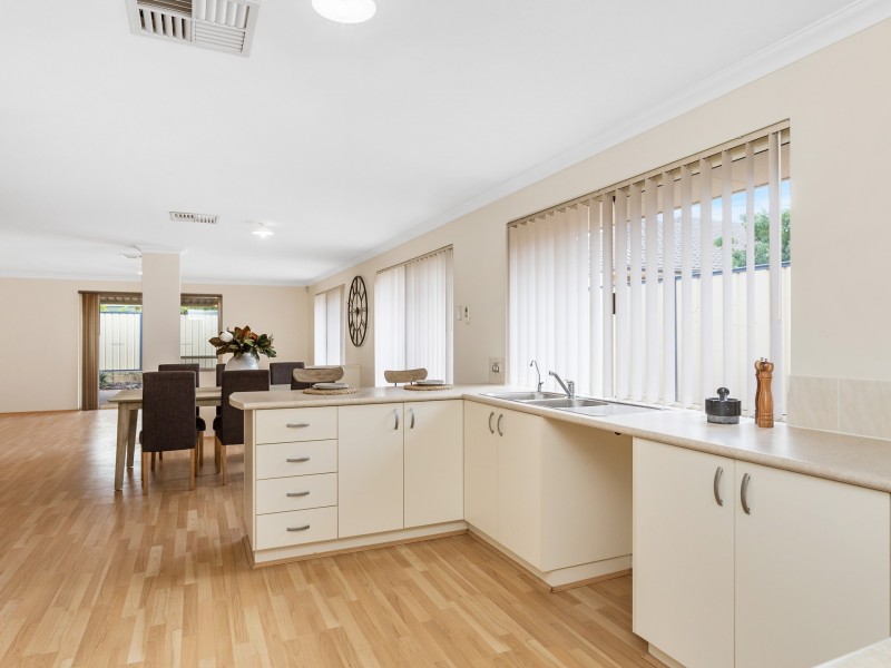 13 Columbus Loop, Success WA 6164