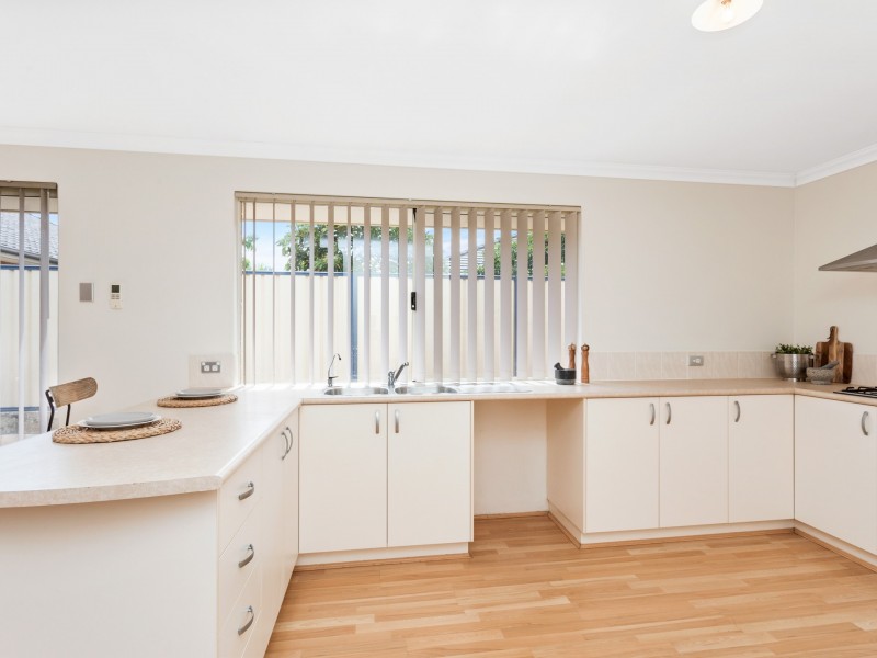 13 Columbus Loop, Success WA 6164