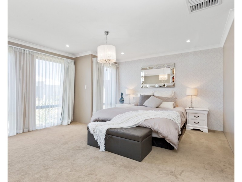 14 EWENS PASS, Wandi WA 6167