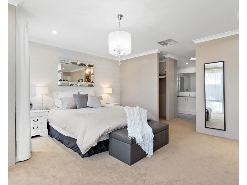 14 EWENS PASS, Wandi WA 6167