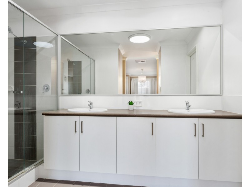14 EWENS PASS, Wandi WA 6167