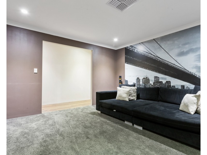 14 EWENS PASS, Wandi WA 6167