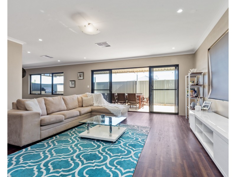 14 EWENS PASS, Wandi WA 6167
