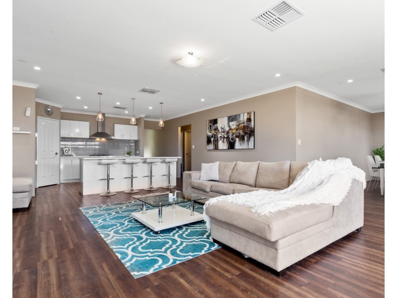 14 EWENS PASS, Wandi WA 6167