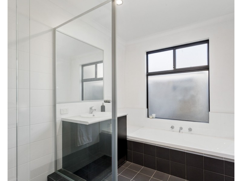 14 EWENS PASS, Wandi WA 6167