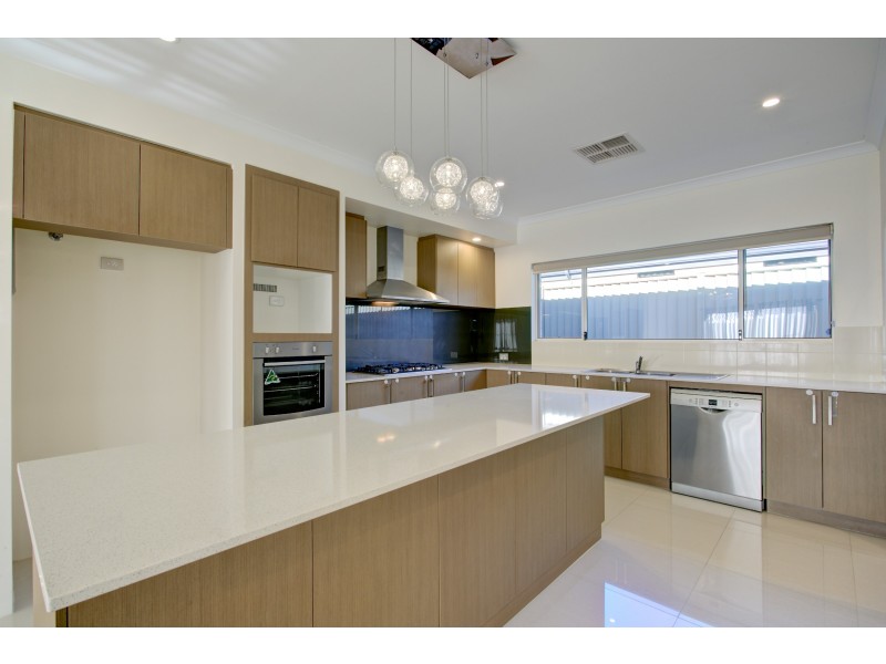 31 Mirima Way, Wandi WA 6167
