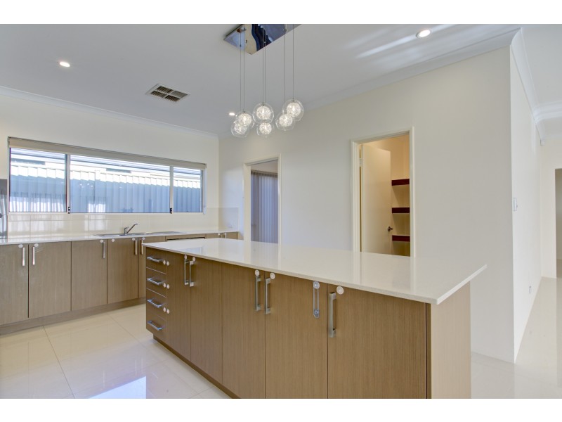31 Mirima Way, Wandi WA 6167