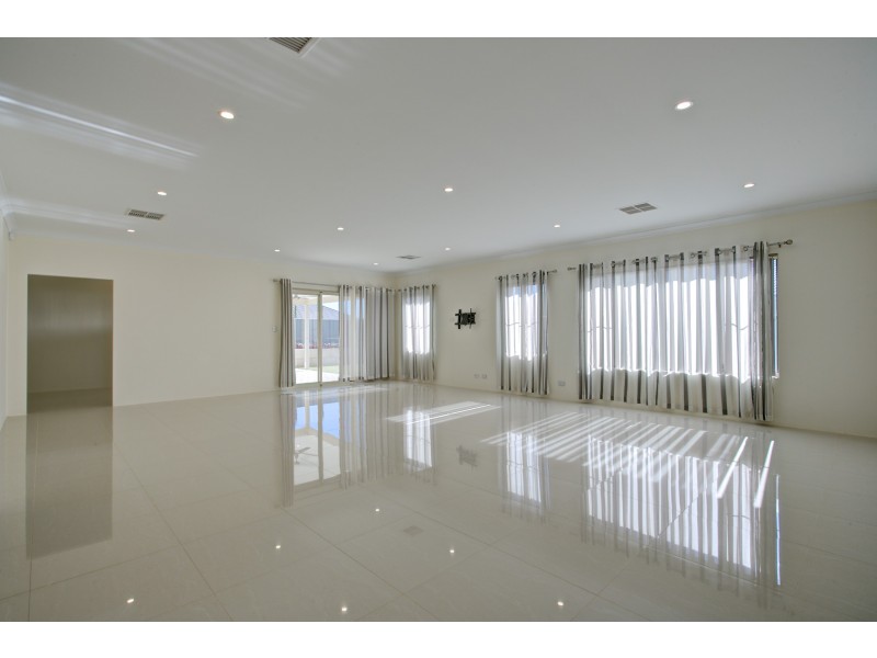 31 Mirima Way, Wandi WA 6167