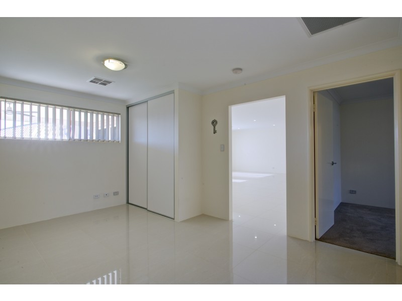 31 Mirima Way, Wandi WA 6167