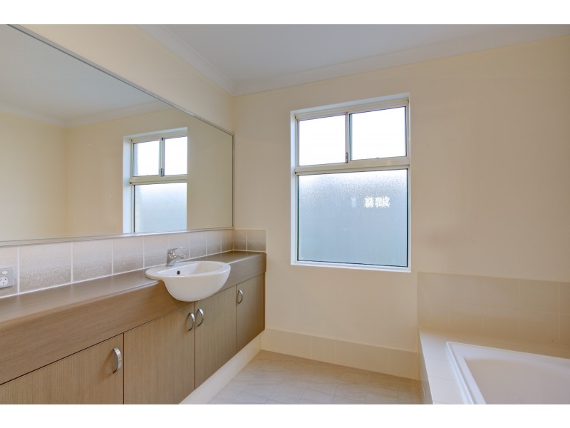 31 Mirima Way, Wandi WA 6167