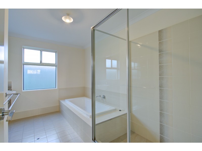 31 Mirima Way, Wandi WA 6167